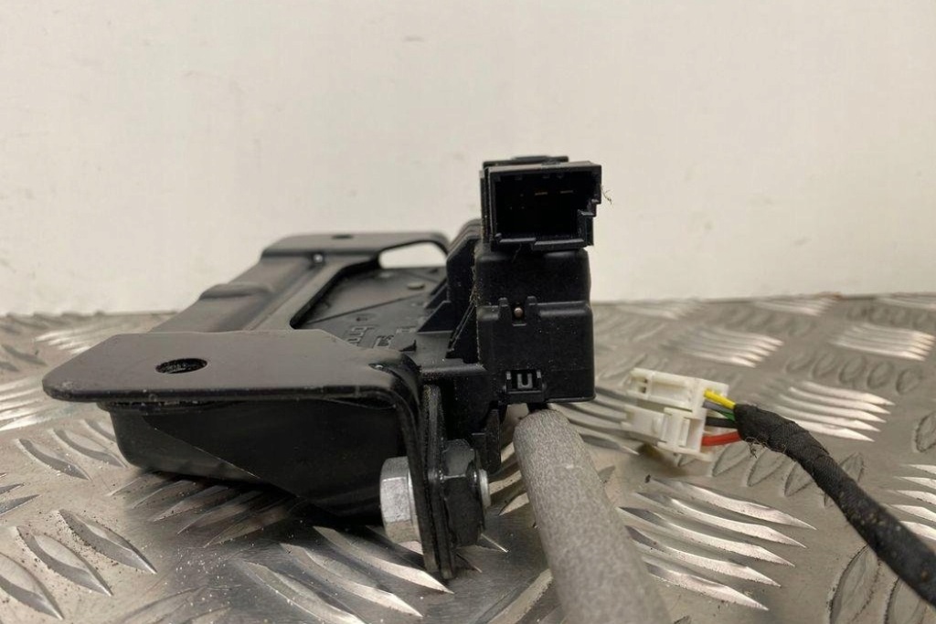 фото №9, Замок крышки багажника bmw 4 coupe f32, f82 7269516 2.99l дизель 2014