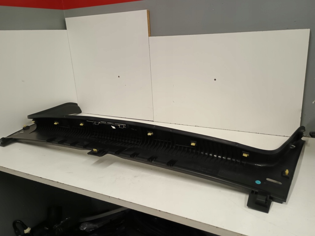 Купити Захист  оббивка панелі  кришки задній задній hb 3d golf v gti 1k6863459