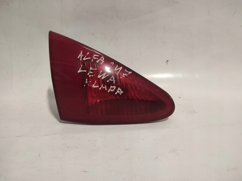 фото №1, Alfa romeo 147 лампа крышки левая задняя задняя