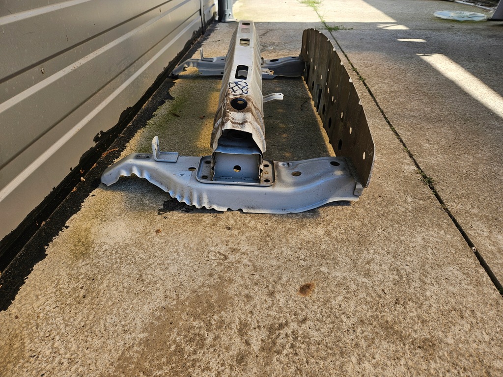 фото №7, Pas передний усилитель mitsubishi space star 2013