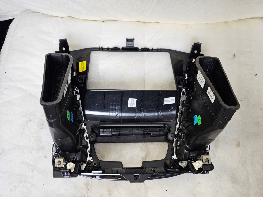 фото №7, Панель рамка корпус радио консоли решётка обдув dekor ford focus mk3 синхронизация