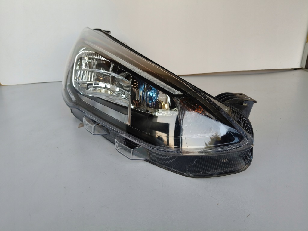 Купить Фара правый  фара ford focus mk4 18- led