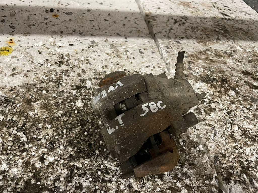 фото №1, Mercedes e w211 3.2 cdi супорт лівий задня