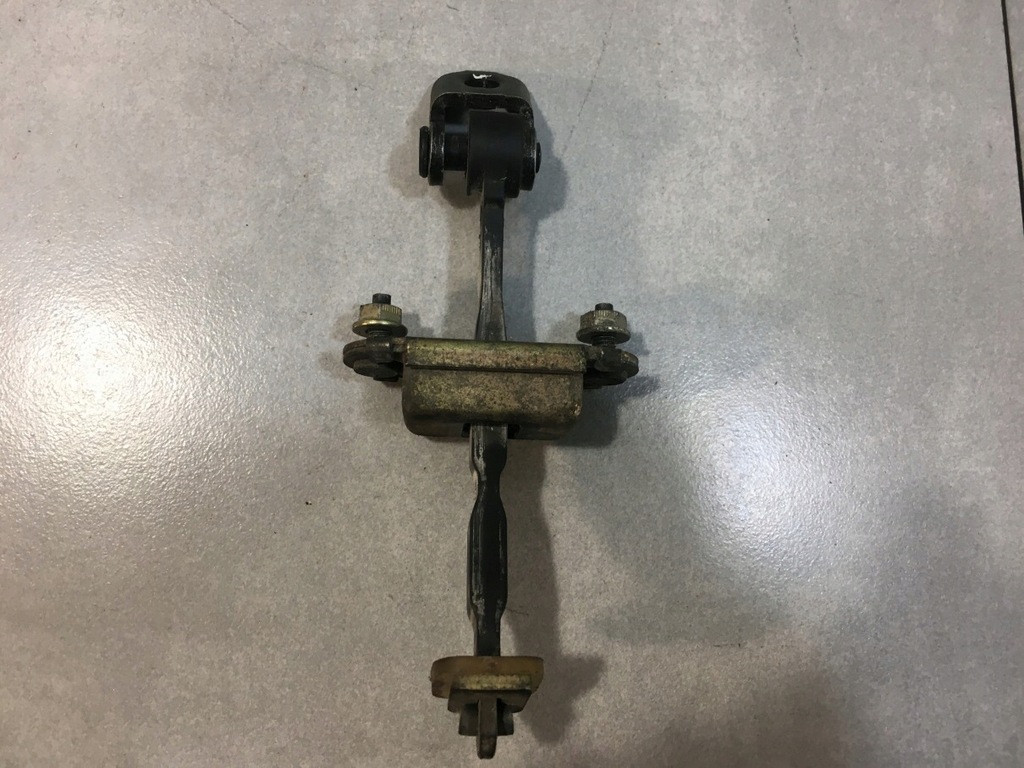 фото №1, Обмежувач двері правий перед ford fiesta mk6