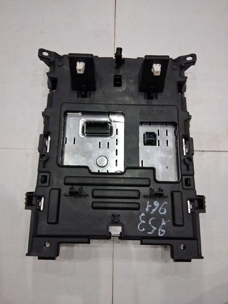 Екран монітор дисплей renault megane iv 280909742r Оригінал