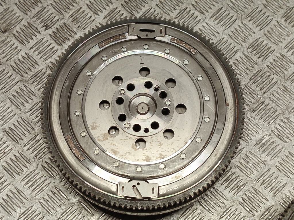 фото №13, Bmw оригінальний номер 8482605 3' g20 5' g30 x3 g01 колесо двомасовий зчеплення комплект