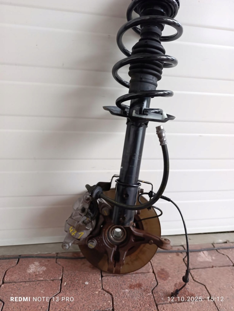 Sandero 3 logan амортизатор поворотный кулак mcperson правый перед 4ooo пробег в Украине