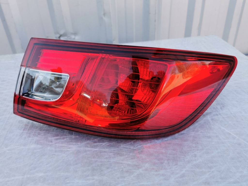 фото №1, Renault clio 4 iv 12-16 hb лампа задня права задня 265502631r