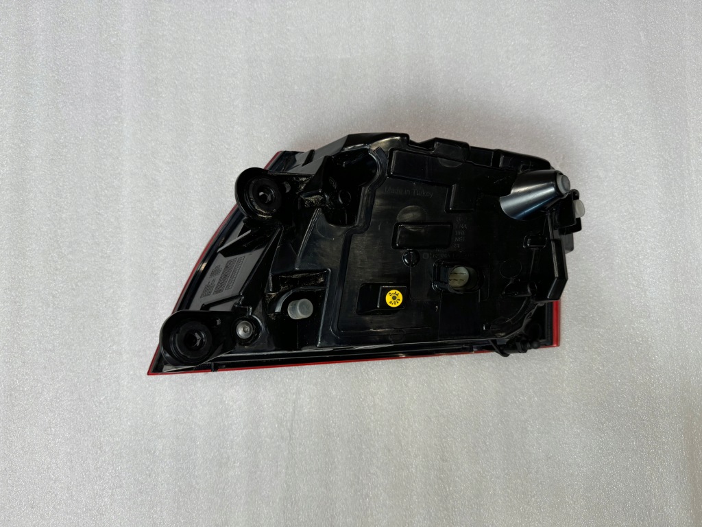 Audi a8 4h рестайлінг  2017 фари задній full led комплект 4h0945095k 4h0945096k 32 km Доставка