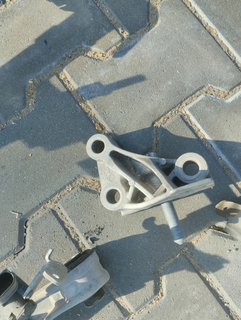 фото №4, Bmw ix рычаг кронштейн перед элементы