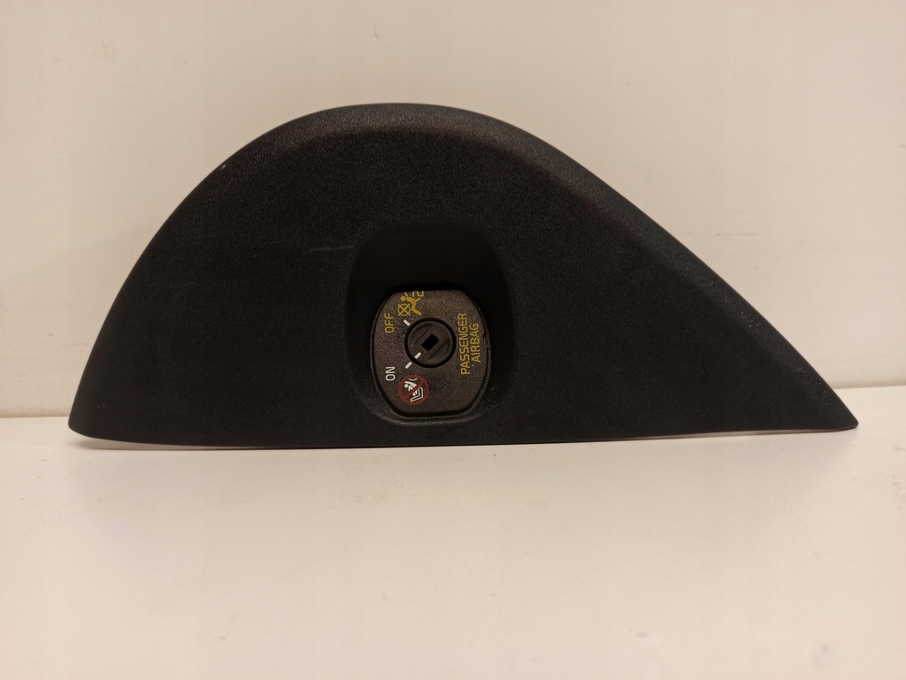 фото №1, Защита заглушка консоли левая volvo v60 30791679