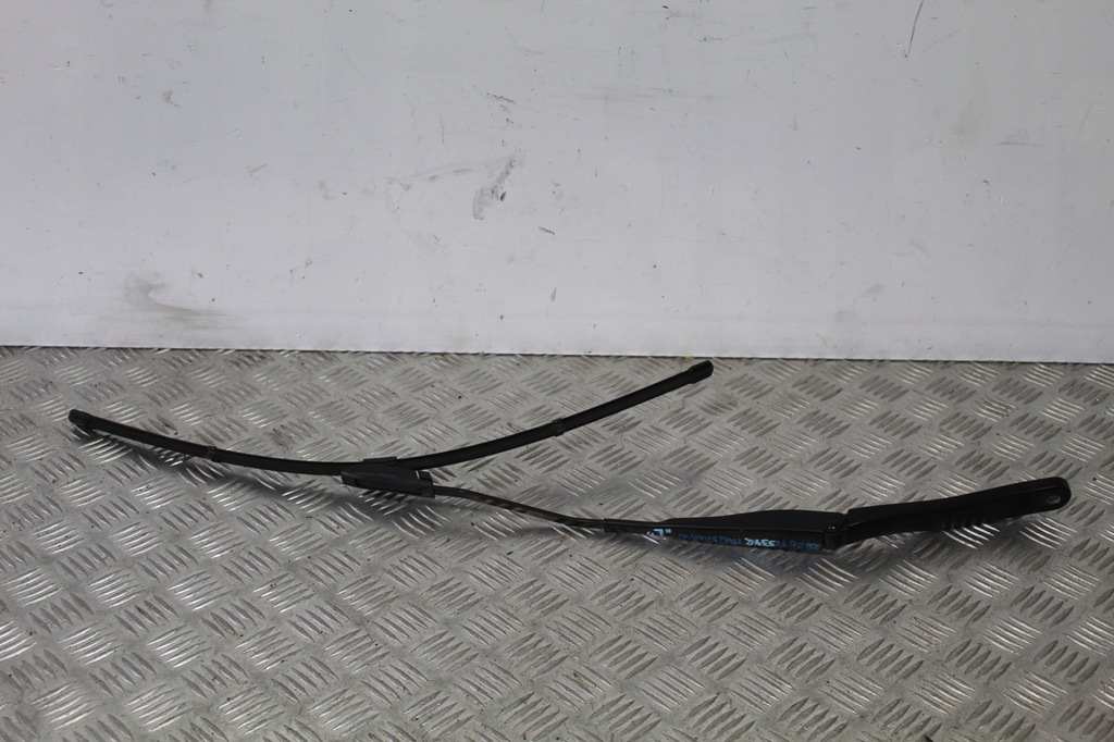 фото №1, Renault оригинальный номер 288817334r рычаг дворники