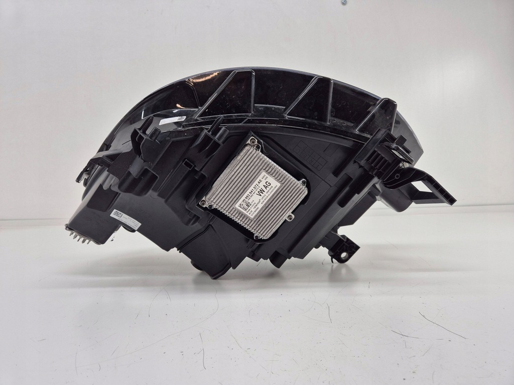 фото №12, Volkswagen id.3 2022 правая сторона лампа передняя