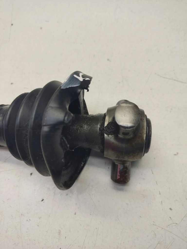 Tesla model 3 2020 приводной вал задняя p104416100d с Разборки