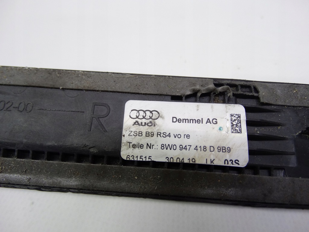 фото №10, Audi rs4 b9 8w 16- молдинг led порог подсвеченная правая передняя 8w0947418d