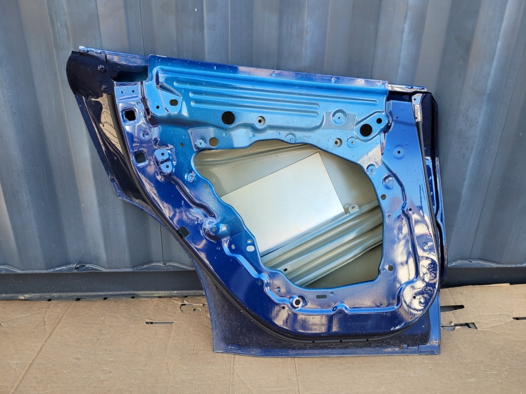 Купить Tesla model y дверь левое  задняя левое задняя 1493599-00-a