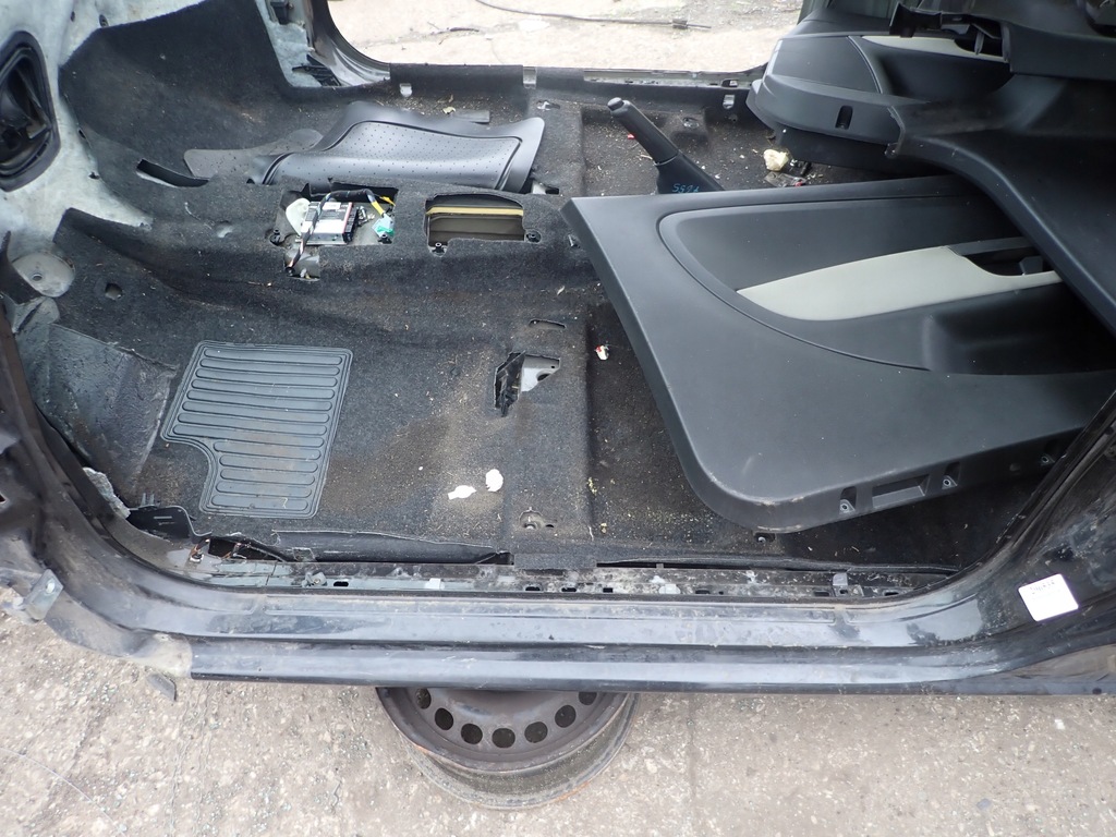 фото №4, Grande punto 3d чверть поріг лівий блок двигуна крила