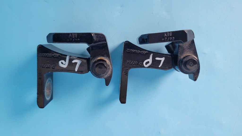 Chery omoda 5 24r петлі дверей лівий передні  комплект j60-6106010 j60-6106013 Зі Шроту