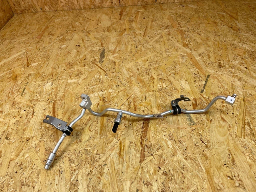 Патрубок трубка шланг кондиціонера jeep renegade 1.3 гібрид 00521137540 Недорого