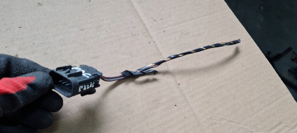 Купити Maserati quattroporte vi штекер колодка з'єднувач pdc перед