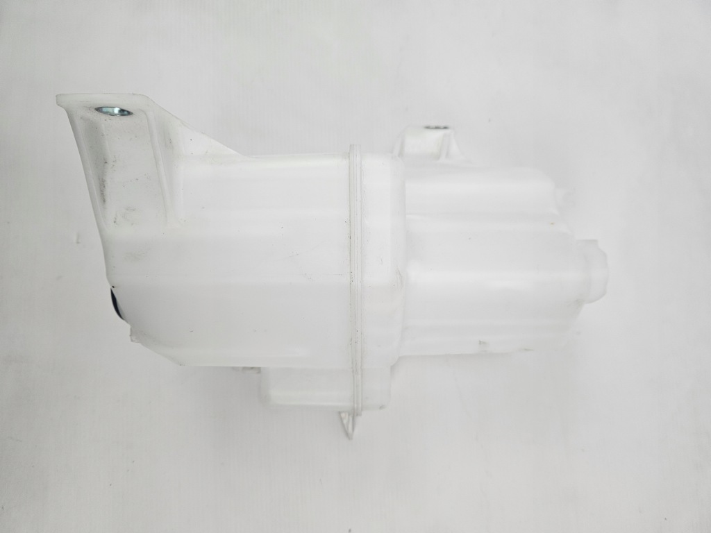 фото №11, Toyota rav4 v 2019 - бак do жидкость омывателя 060851-665