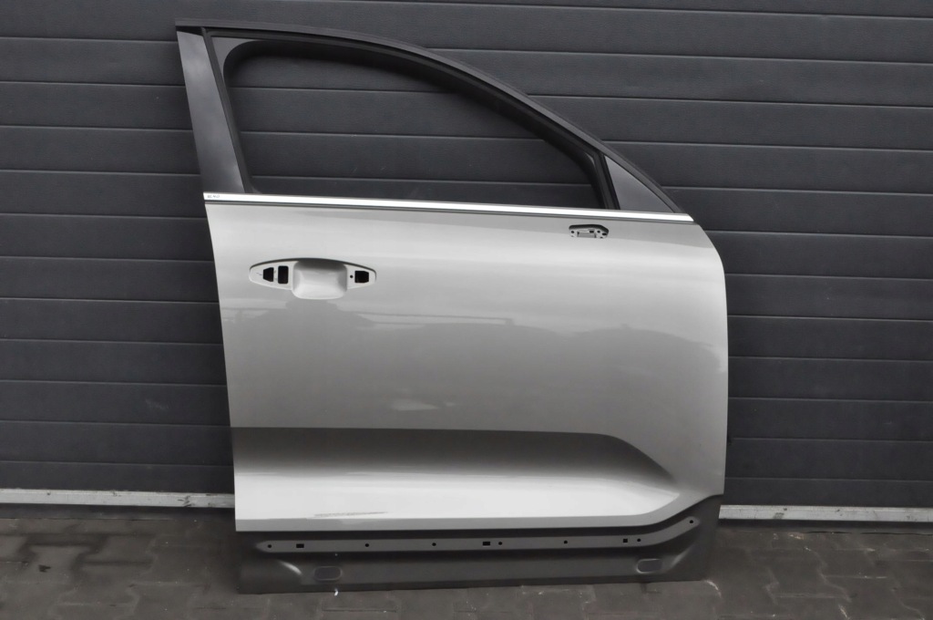 фото №1, Volvo xc40 2018- дверь правый перед правое передние 727
