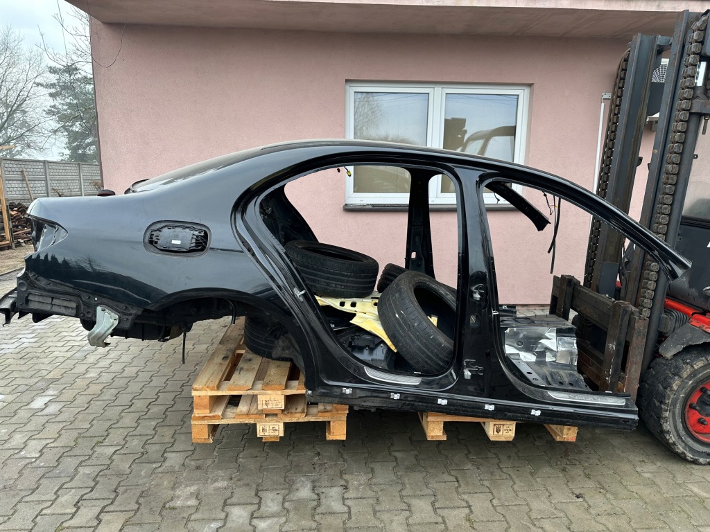 фото №1, E-klasa w213 чверть задня ліва права дах піддон pas задній sedan 197