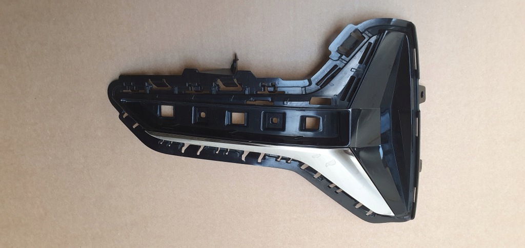 фото №1, Bmw 3 g20 решётка правая бампер задняя оригинал