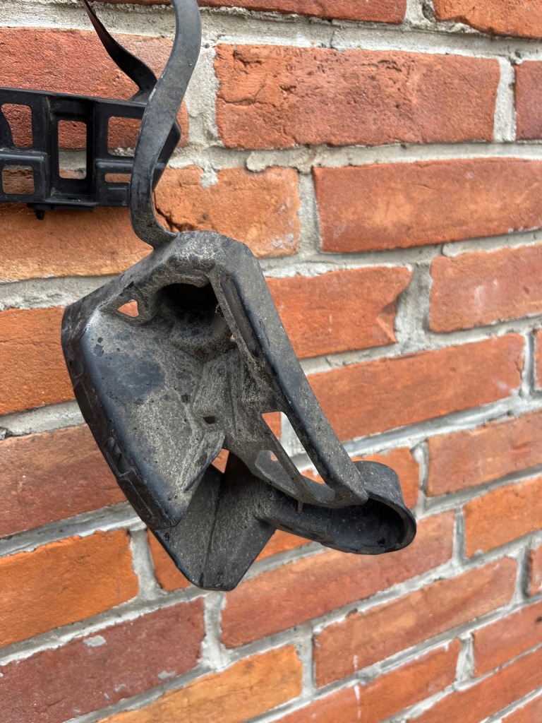 фото №12, Opel оригинальный номер 13426390 направляющая бампера