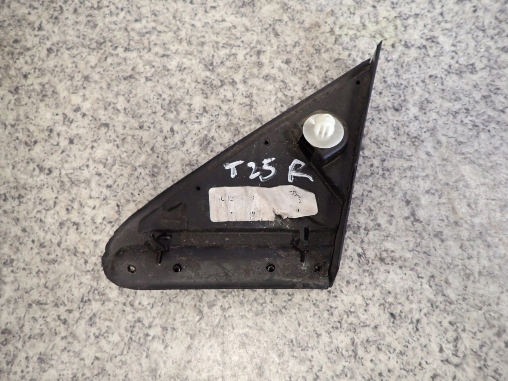 фото №5, Toyota avensis t25 02-07 заглушка крыла решётка