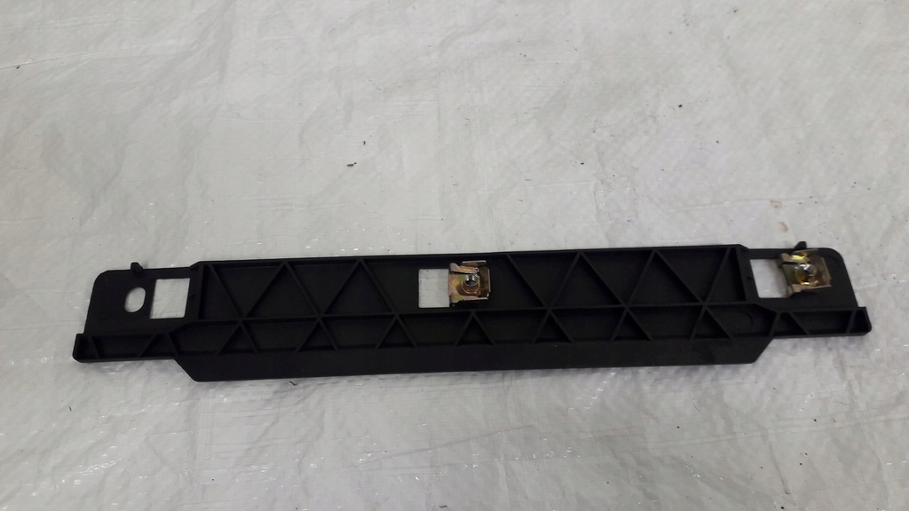 фото №11, Кронштейн пластик audi a3 8l 8l0880337