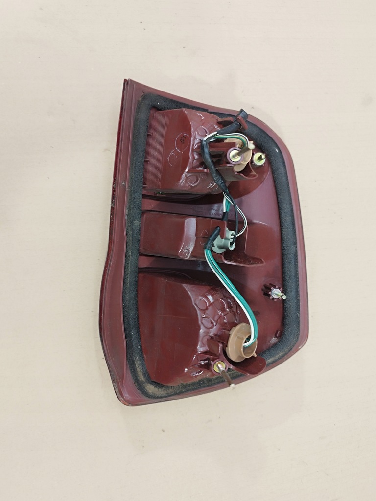 фото №8, Лампа крыла задняя toyota rav4 rav-4 ii 2003-2005 5 дверь правая