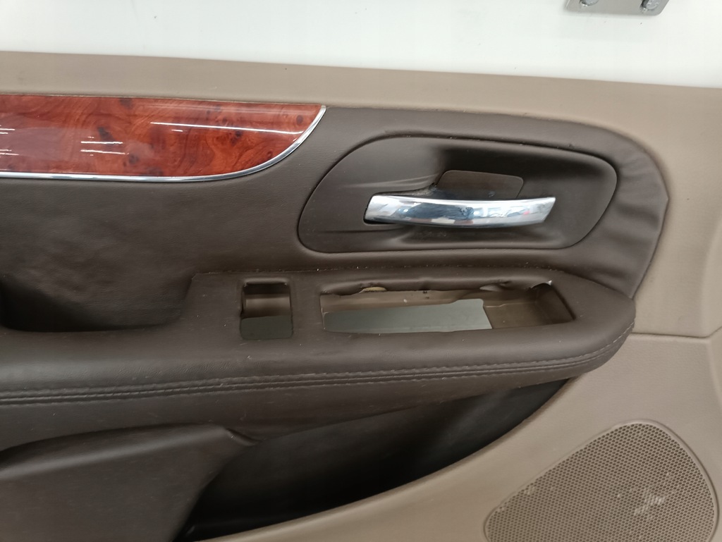 фото №10, Chrysler town country обшивка двері правий перед обшивки оббивка