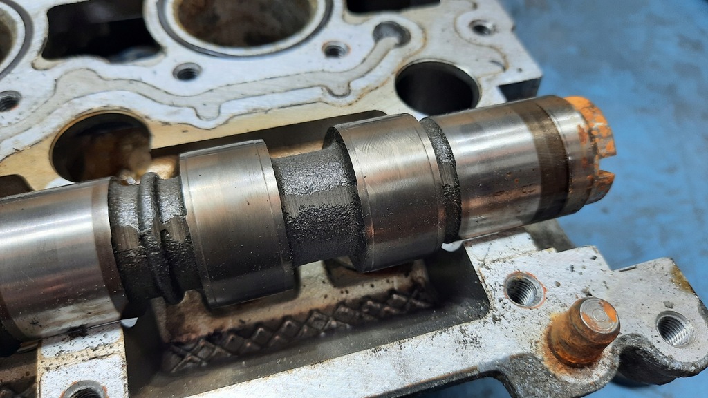 фото №10, Головка двигателя 1001837007 volvo xc70 s60 v70 2.4b