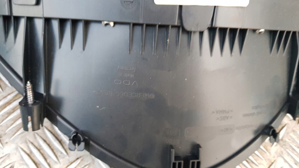 Купити Mercedes w211 лічильник приладова панель 2.2 cdi a2115405711