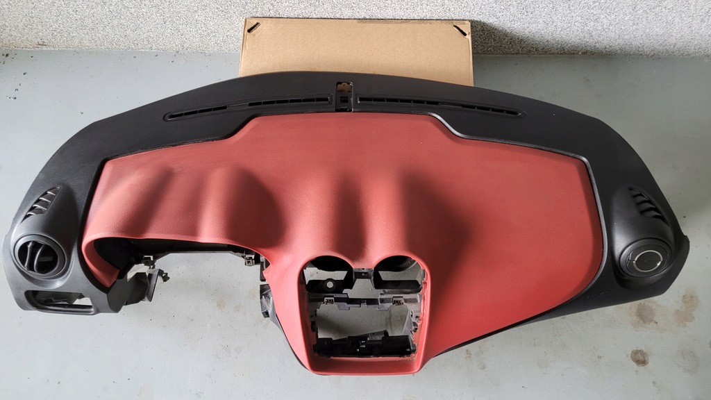 фото №9, Консоль панель приладів панель приладів alfa romeo mito czerwona oryg