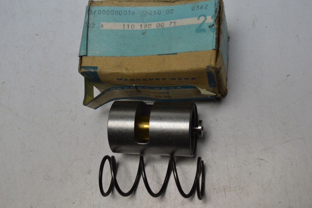 Mercedes r107 280 sl термостат фільтра оливи Зі Шроту