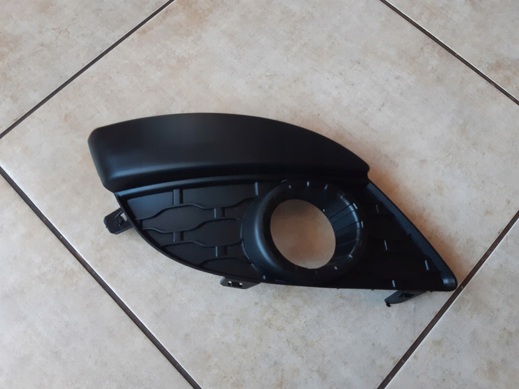 фото №1, Решётка бампера --- renault twingo ii - 07 - nowa