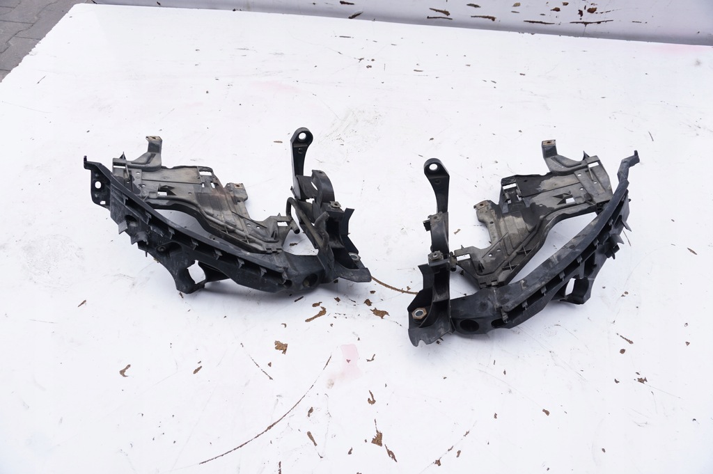 фото №1, Напрямна лампи лівий перед audi a4 b8