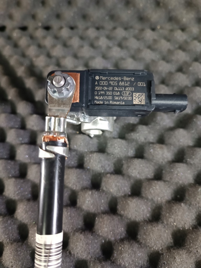 фото №1, 0009058812 mercedes nowa клемма аккумулятор