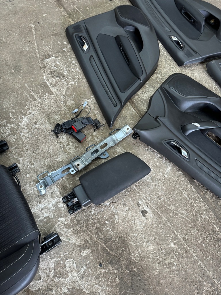 фото №8, Сидіння сидіння заднє сидіння обшивки renault megane iv kombi hb комплект