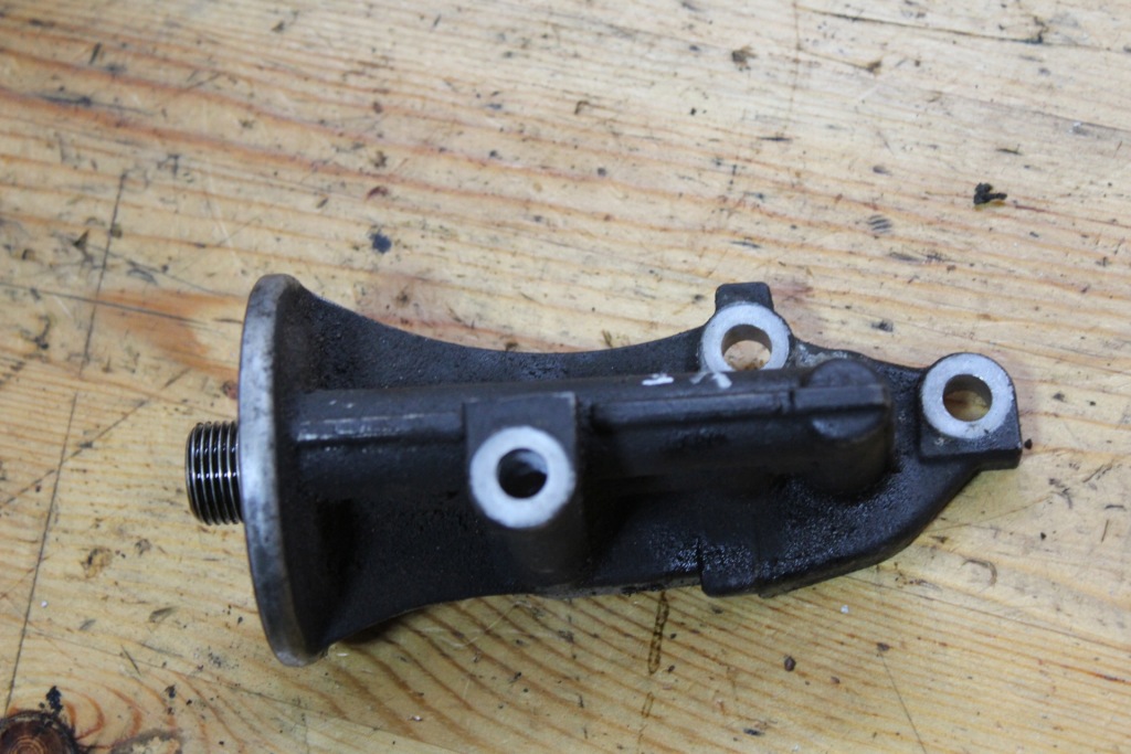 Yaris ii 1.0 1kr основание корпус фильтра масла с Разборки