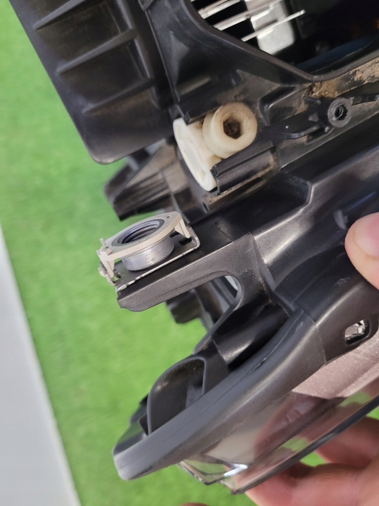 Купити Bmw x1 f48 лампа права фара правий full led 7495004