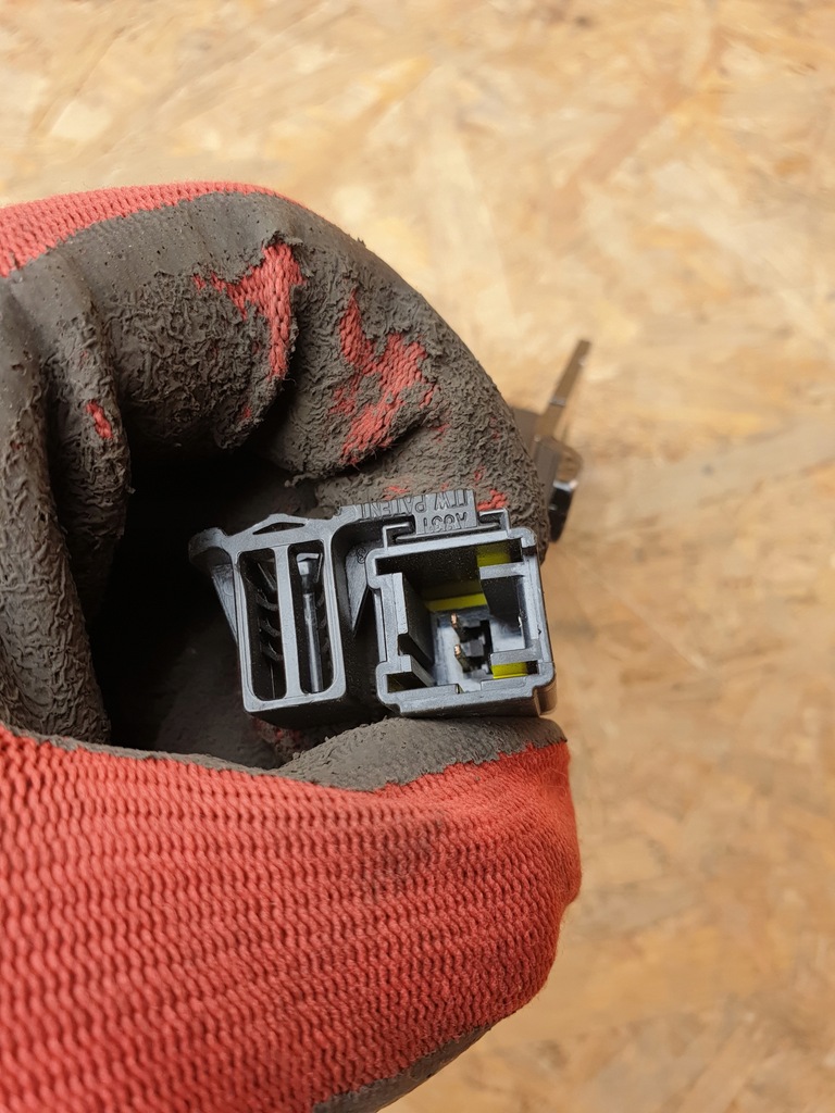 фото №3, Alfa romeo giulia клипса поперечина задняя