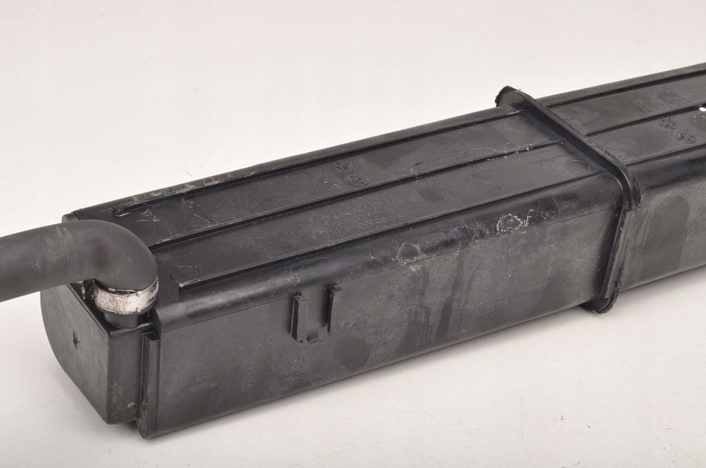 фото №7, Aston martin db9 6.0 фильтр угольный 2r8u-9d653-ac