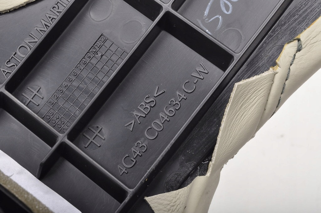 фото №9, Aston martin db9 решётка обдув 4g43-c04634-ccw