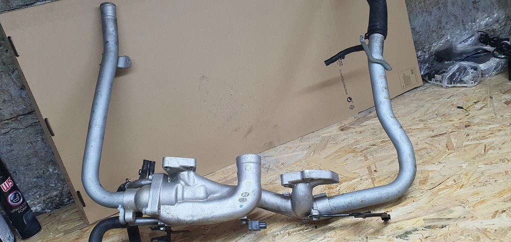 фото №2, Genesis coupe 3.8 v6 термостат корпус труба трубка