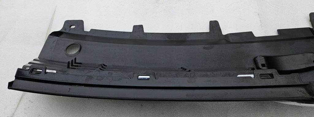 Решітка радіатора решітка  радіатора перед vw polo v 5 6c0853651k 6c0853653f 6c0853600 Недорого