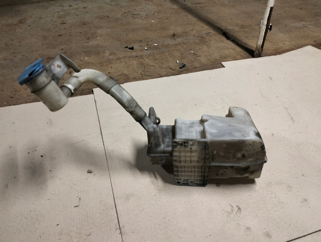 фото №7, Vw jetta vi 6 5c6 бак омивача 5c6955453q