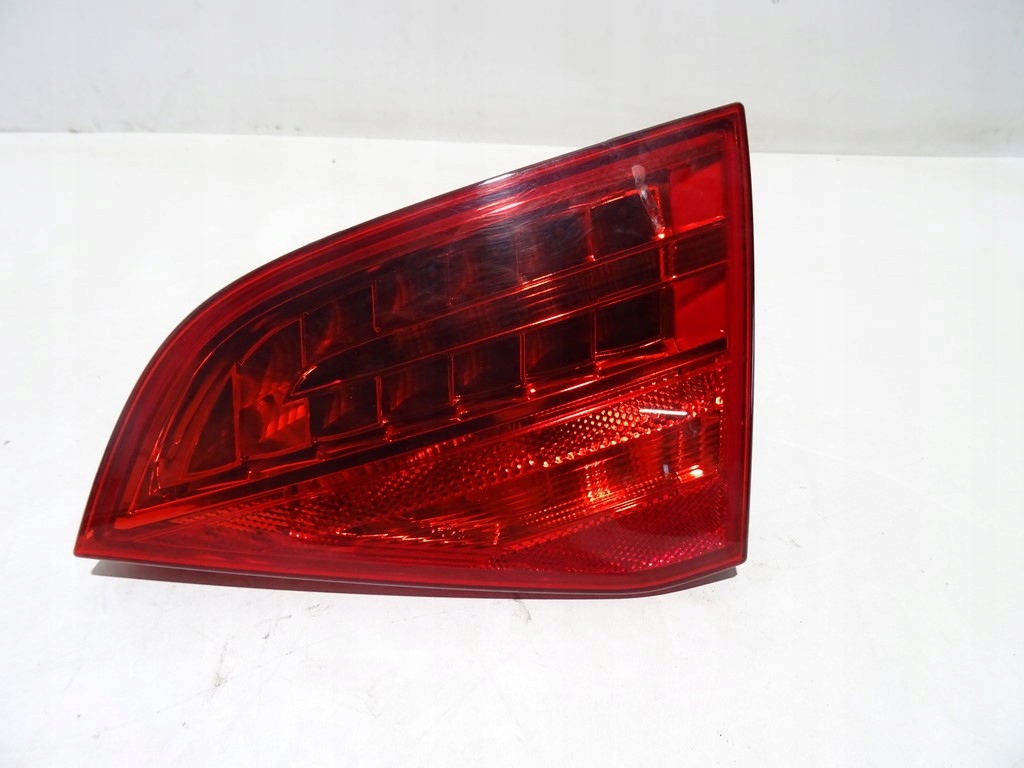 фото №1, Audi a4 b8 kombi лампа led задня права